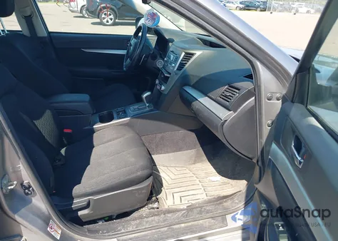 2010 Subaru Legacy 2.5I Premium из США, поврежденный, VIN 4S3BMCG62A3234018